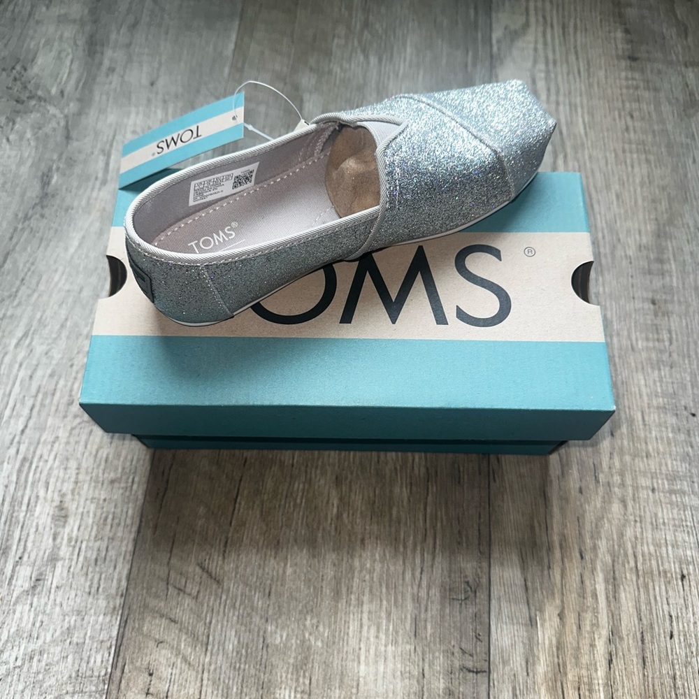 Girls TOMS Shoes